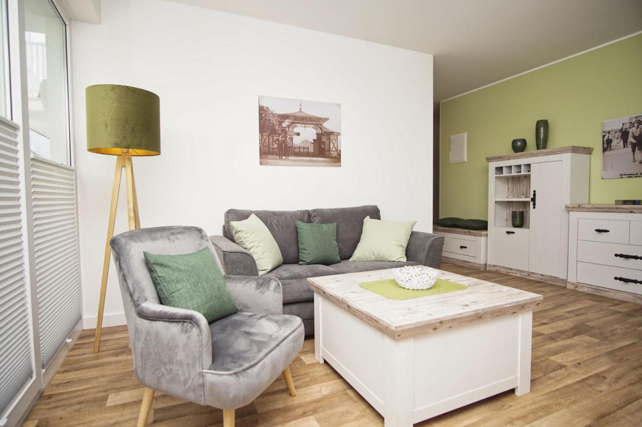Terrasse, Gratis Nutzung Vom Ahoi Erlebnisbad Und Sauna In Sellin - Villa Karola Fewo 02 Goehren  Exterior foto