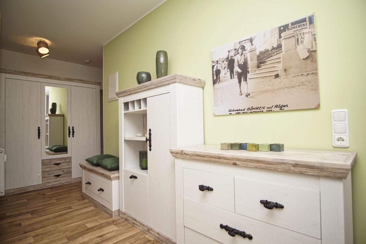 Terrasse, Gratis Nutzung Vom Ahoi Erlebnisbad Und Sauna In Sellin - Villa Karola Fewo 02 Goehren  Exterior foto